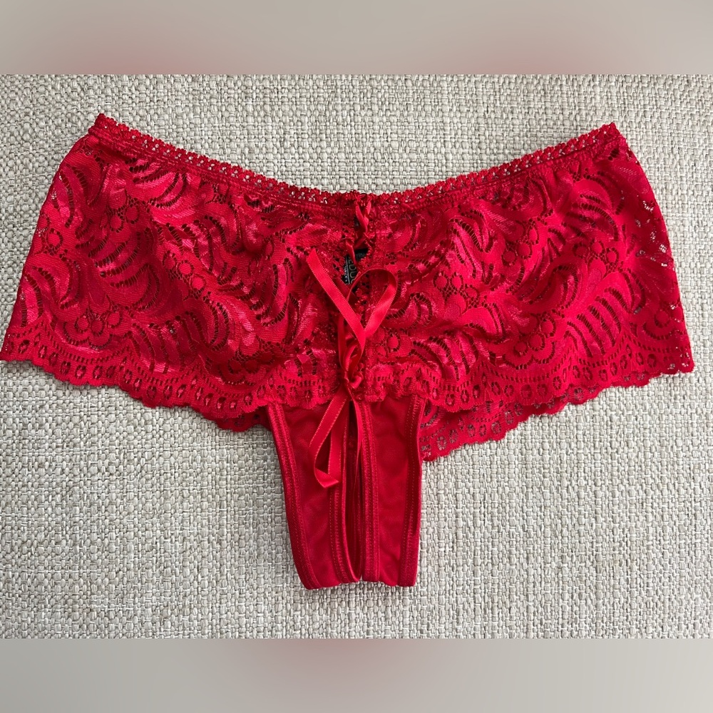 NWOT Frederick’s of Hollywood Crotchless Panty